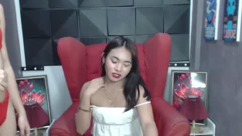 Snapshot of captivatingyumi chatting on 1, 2, 2025 Yumi Aera online show from 1, 2, 2025