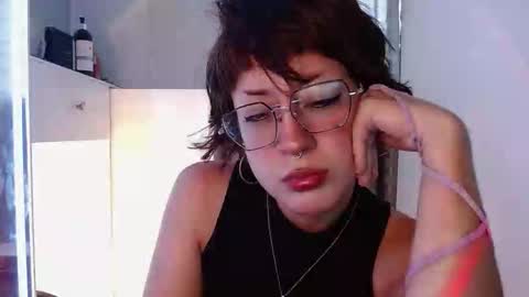 Snapshot of caraenaranja chatting on 29, 10, 2025 Amy online show from 29, 10, 2025