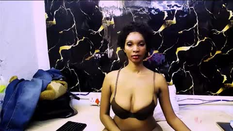caramelminxx_ online show from 8, 6, 2026