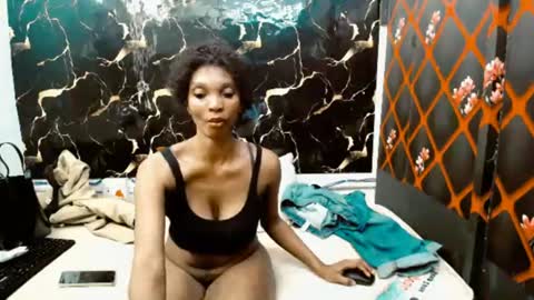 caramelminxx_ online show from 27, 6, 2026