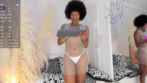 Snapshot of cardykambell chatting on 4, 11, 2025 cardykambell online show from 4, 11, 2025