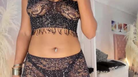 Snapshot of cardykambell chatting on 25, 11, 2025 cardykambell online show from 25, 11, 2025