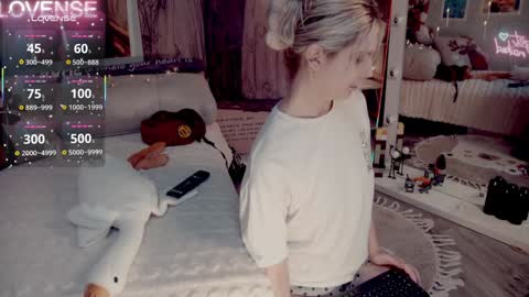 Snapshot of careful_i_bite chatting on 9, 1, 2026 NONA follow online show from 9, 1, 2026