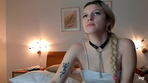 caressyourself online show from 12, 1, 2025