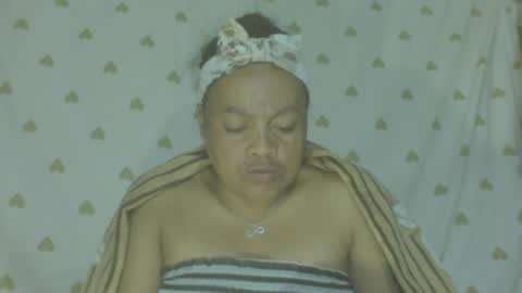 Snapshot of carinesexy69 chatting on 24, 6, 2026 carinesexy69 online show from 24, 6, 2026