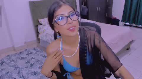 Snapshot of carla_stonne chatting on 19, 1, 2025 carla_stonne online show from 19, 1, 2025