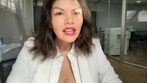 Carla Connor online show from 23, 9, 2025