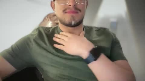 Snapshot of carlcarlinches4 chatting on 4, 12, 2025 carlcarlinches4 online show from 4, 12, 2025