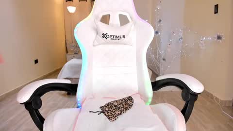 Snapshot of carleewinter chatting on 15, 12, 2024 Alejandra online show from 15, 12, 2024