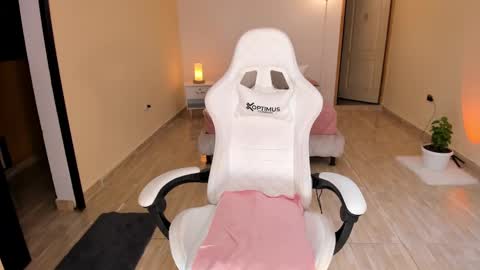 Snapshot of carleewinter chatting on 2, 2, 2025 Alejandra online show from 2, 2, 2025