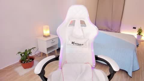 Snapshot of carleewinter chatting on 22, 11, 2025 Alejandra online show from 22, 11, 2025