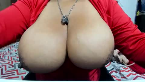 Snapshot of carlos_diana chatting on 21, 11, 2025 carlos diana online show from 21, 11, 2025