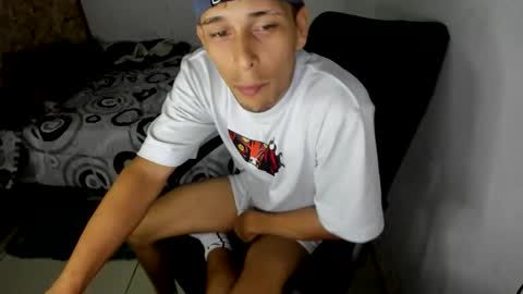 Snapshot of carlossmi01 chatting on 13, 10, 2025 carlossmi01 online show from 13, 10, 2025