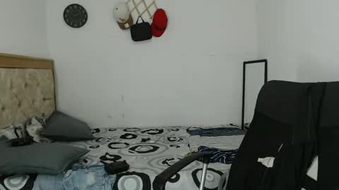 Snapshot of carlossmi01 chatting on 14, 10, 2025 carlossmi01 online show from 14, 10, 2025