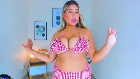 Snapshot of carlota_peach chatting on 7, 3, 2025 Andrea online show from 7, 3, 2025