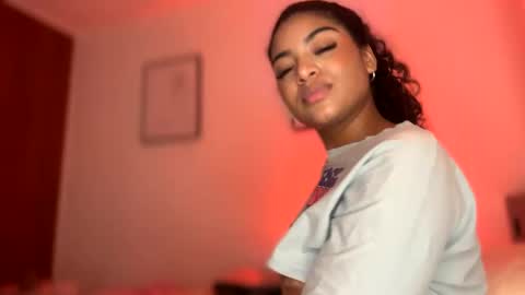 Snapshot of carlymonroee_ chatting on 4, 2, 2025 Littlecarly online show from 4, 2, 2025