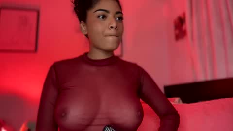 Snapshot of carlymonroee_ chatting on 9, 3, 2025 Littlecarly online show from 9, 3, 2025