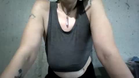 Snapshot of carlysmiles chatting on 4, 1, 2025 Carly Smiles online show from 4, 1, 2025