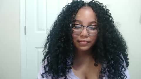 Snapshot of carmellovekisses chatting on 8, 9, 2025 CARAMEL xoxo online show from 8, 9, 2025