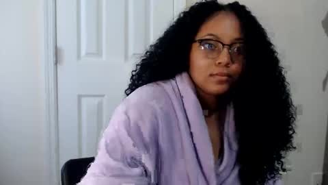 Snapshot of carmellovekisses chatting on 14, 9, 2025 CARAMEL xoxo online show from 14, 9, 2025