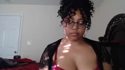 Snapshot of carmellovekisses chatting on 19, 11, 2025 CARAMEL xoxo online show from 19, 11, 2025