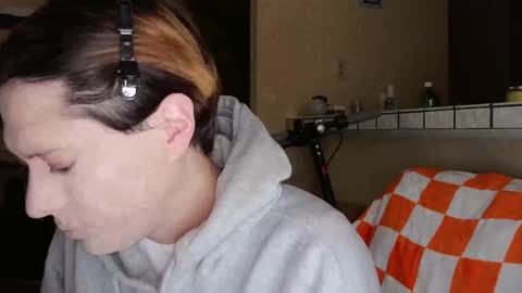 Snapshot of carnalflower95 chatting on 15, 4, 2026 Brooke online show from 15, 4, 2026