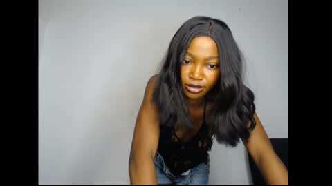 caroline online show from 25, 6, 2026
