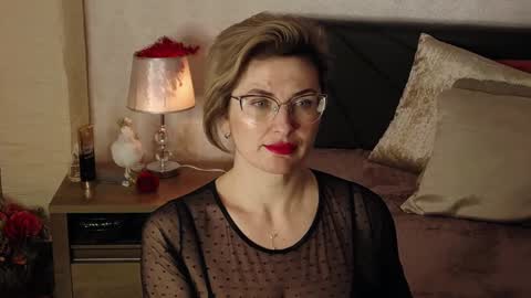 CaroJhones online show from 2, 2, 2025