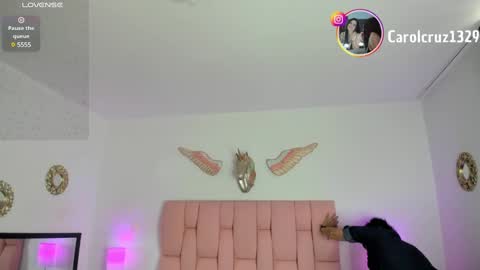 Carol  Cruz online show from 5, 1, 2025