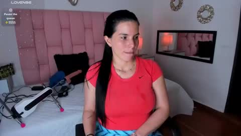 Carol  Cruz online show from 22, 1, 2025