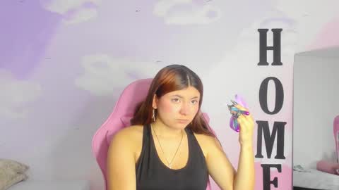 Snapshot of carolay759687 chatting on 5, 3, 2025 carolay759687 online show from 5, 3, 2025