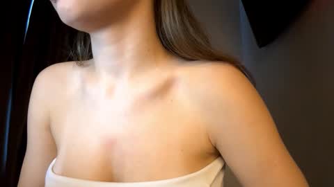 Snapshot of carolecronan chatting on 5, 1, 2026 Lisa online show from 5, 1, 2026