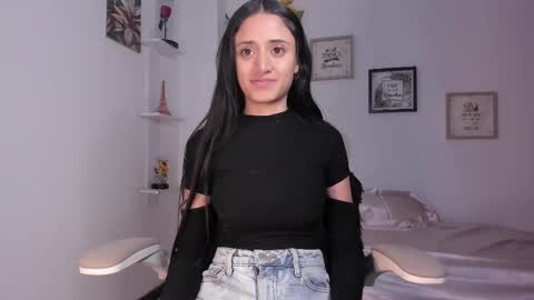 Snapshot of caroliine__ chatting on 10, 2, 2025 Caroline online show from 10, 2, 2025