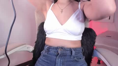 Snapshot of caroliine__ chatting on 5, 10, 2025 Caroline online show from 5, 10, 2025