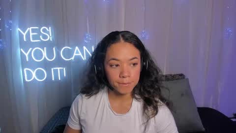 Snapshot of carolina_gaita chatting on 5, 2, 2025 carolina_gaita online show from 5, 2, 2025