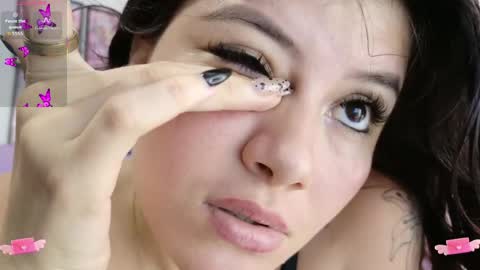 Carolina  online show from 17, 4, 2026