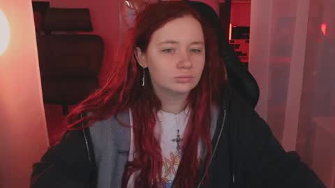 Snapshot of carolina_winter chatting on 26, 4, 2026 Mira online show from 26, 4, 2026