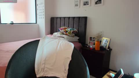 carolina_zaens online show from 15, 10, 2025