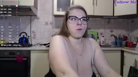 Snapshot of carolinadiamond chatting on 5, 10, 2025 carolinadiamond online show from 5, 10, 2025