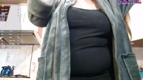 Snapshot of carolinadiamond chatting on 8, 10, 2025 carolinadiamond online show from 8, 10, 2025