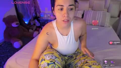 Snapshot of carolinafox_ chatting on 16, 11, 2025 caroline online show from 16, 11, 2025