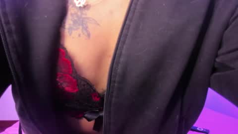 Snapshot of caroline_cute7 chatting on 9, 4, 2026 caroline 3 online show from 9, 4, 2026