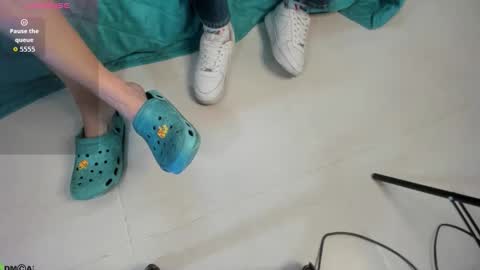 Snapshot of caroline_daring chatting on 10, 10, 2025 caroline daring online show from 10, 10, 2025