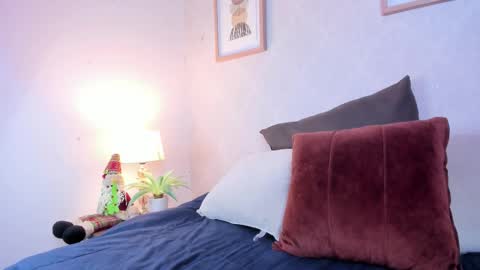  Caroline  online show from 6, 1, 2026