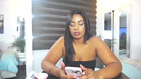 C A R O L I N E online show from 26, 2, 2025