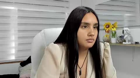 caroline_rodriguez_9 online show from 30, 3, 2026