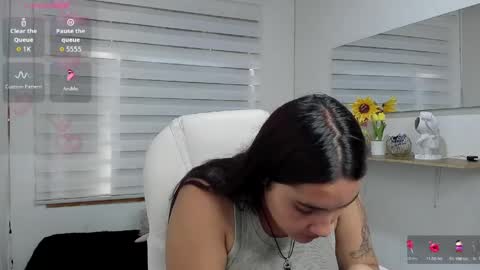 caroline_rodriguez_9 online show from 13, 4, 2026