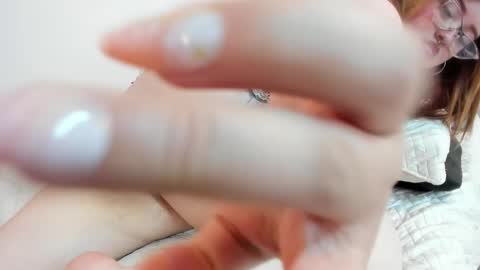 Carolinee  online show from 10, 10, 2025