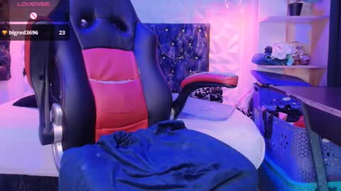 Snapshot of carolinescoth_dl chatting on 8, 1, 2025 Caroline Scoth online show from 8, 1, 2025