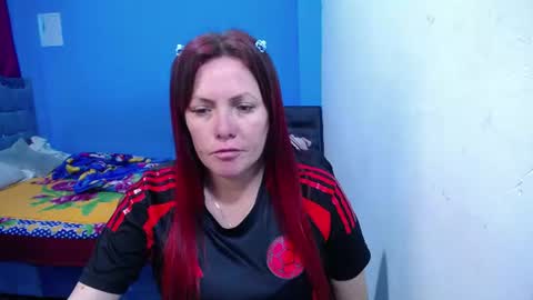 Snapshot of carolinhe_ chatting on 4, 7, 2026 Carolinhe online show from 4, 7, 2026